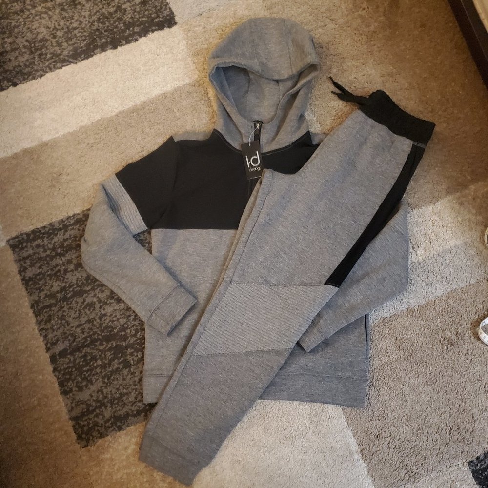 Sweatpants and hoodie size M big boys